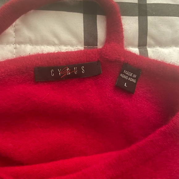 Cyrus fuzzy tank top with open back - Picture 4 of 5